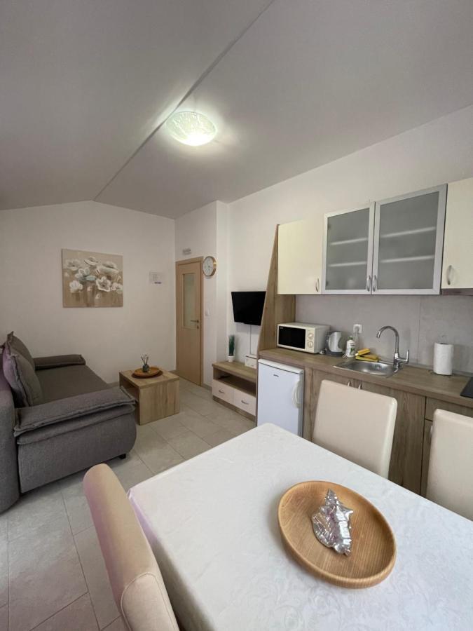 Apartmani Lela 杜巴 外观 照片